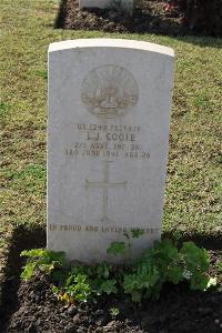 Ismailia War Memorial Cemetery - Coote, Leslie James